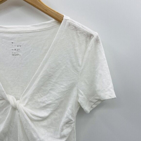 A New Day Womens Size XS Twisted V-Neck Linen Short Sleeve T-Shirt in White 2634 - Picture 2 of 5